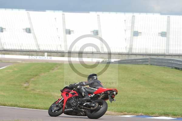 Motorcycle action photographs;Rockingham;Rockingham photographs;Trackday digital images;event digital images;eventdigitalimages;no limits trackday;peter wileman photography;rockingham corby northamptonshire;trackday;trackday photos