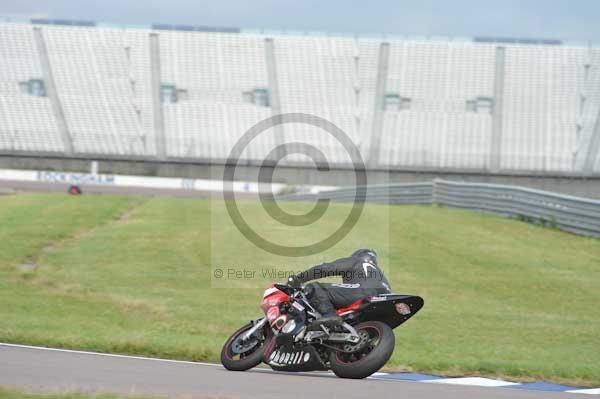 Motorcycle action photographs;Rockingham;Rockingham photographs;Trackday digital images;event digital images;eventdigitalimages;no limits trackday;peter wileman photography;rockingham corby northamptonshire;trackday;trackday photos