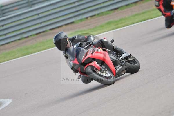 Motorcycle action photographs;Rockingham;Rockingham photographs;Trackday digital images;event digital images;eventdigitalimages;no limits trackday;peter wileman photography;rockingham corby northamptonshire;trackday;trackday photos