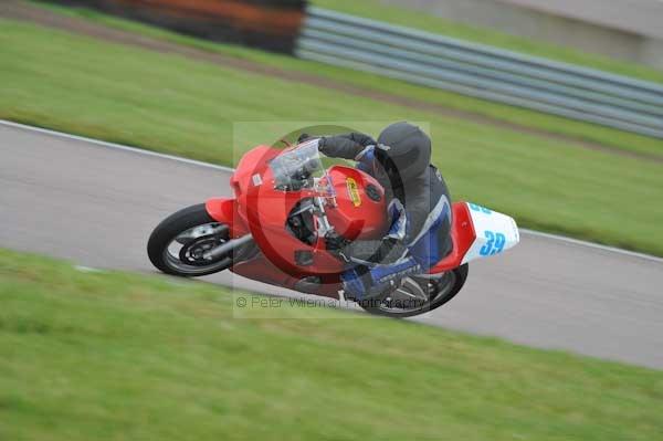 Motorcycle action photographs;Rockingham;Rockingham photographs;Trackday digital images;event digital images;eventdigitalimages;no limits trackday;peter wileman photography;rockingham corby northamptonshire;trackday;trackday photos