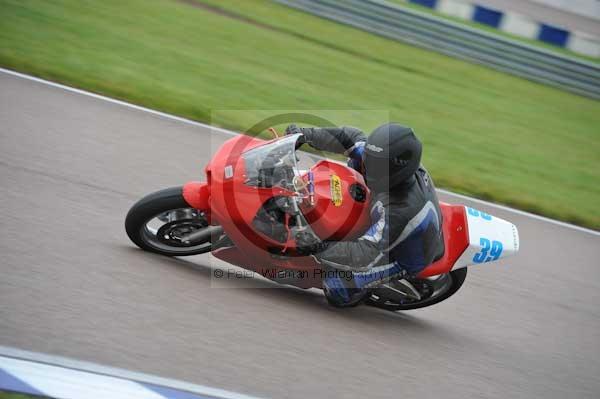 Motorcycle action photographs;Rockingham;Rockingham photographs;Trackday digital images;event digital images;eventdigitalimages;no limits trackday;peter wileman photography;rockingham corby northamptonshire;trackday;trackday photos