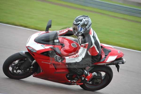 Motorcycle action photographs;Rockingham;Rockingham photographs;Trackday digital images;event digital images;eventdigitalimages;no limits trackday;peter wileman photography;rockingham corby northamptonshire;trackday;trackday photos