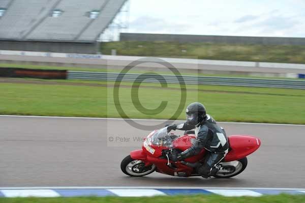Motorcycle action photographs;Rockingham;Rockingham photographs;Trackday digital images;event digital images;eventdigitalimages;no limits trackday;peter wileman photography;rockingham corby northamptonshire;trackday;trackday photos