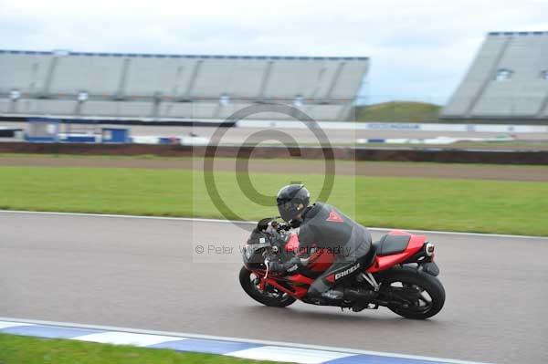 Motorcycle action photographs;Rockingham;Rockingham photographs;Trackday digital images;event digital images;eventdigitalimages;no limits trackday;peter wileman photography;rockingham corby northamptonshire;trackday;trackday photos