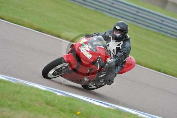 Motorcycle action photographs;Rockingham;Rockingham photographs;Trackday digital images;event digital images;eventdigitalimages;no limits trackday;peter wileman photography;rockingham corby northamptonshire;trackday;trackday photos