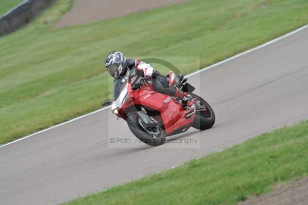 Motorcycle action photographs;Rockingham;Rockingham photographs;Trackday digital images;event digital images;eventdigitalimages;no limits trackday;peter wileman photography;rockingham corby northamptonshire;trackday;trackday photos