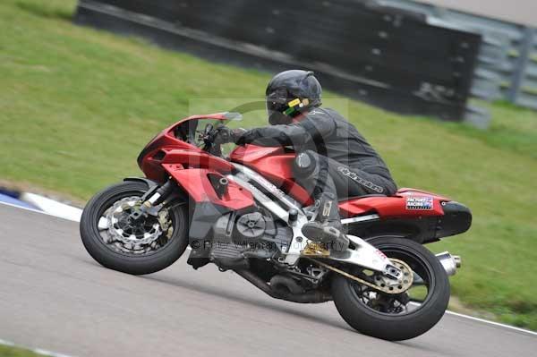 Motorcycle action photographs;Rockingham;Rockingham photographs;Trackday digital images;event digital images;eventdigitalimages;no limits trackday;peter wileman photography;rockingham corby northamptonshire;trackday;trackday photos