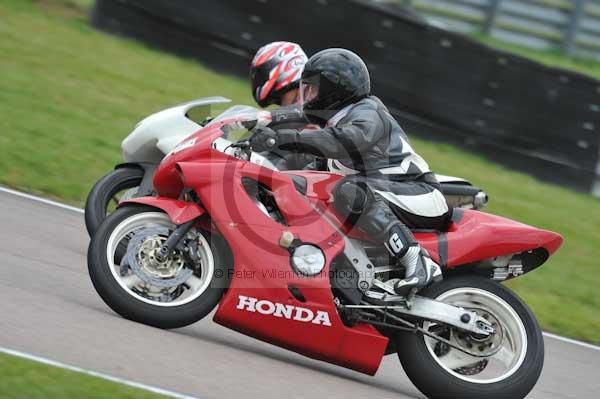 Motorcycle action photographs;Rockingham;Rockingham photographs;Trackday digital images;event digital images;eventdigitalimages;no limits trackday;peter wileman photography;rockingham corby northamptonshire;trackday;trackday photos