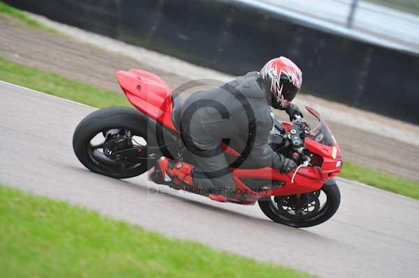 Motorcycle action photographs;Rockingham;Rockingham photographs;Trackday digital images;event digital images;eventdigitalimages;no limits trackday;peter wileman photography;rockingham corby northamptonshire;trackday;trackday photos