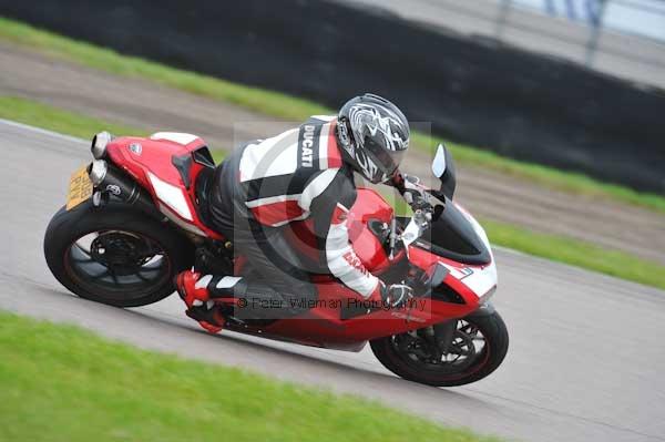 Motorcycle action photographs;Rockingham;Rockingham photographs;Trackday digital images;event digital images;eventdigitalimages;no limits trackday;peter wileman photography;rockingham corby northamptonshire;trackday;trackday photos