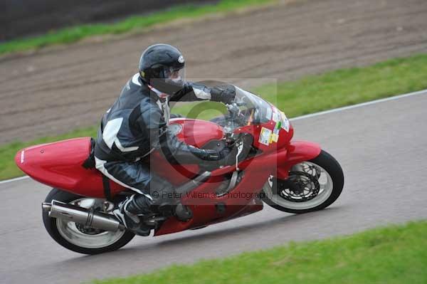 Motorcycle action photographs;Rockingham;Rockingham photographs;Trackday digital images;event digital images;eventdigitalimages;no limits trackday;peter wileman photography;rockingham corby northamptonshire;trackday;trackday photos