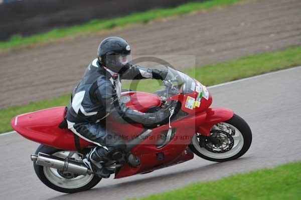 Motorcycle action photographs;Rockingham;Rockingham photographs;Trackday digital images;event digital images;eventdigitalimages;no limits trackday;peter wileman photography;rockingham corby northamptonshire;trackday;trackday photos