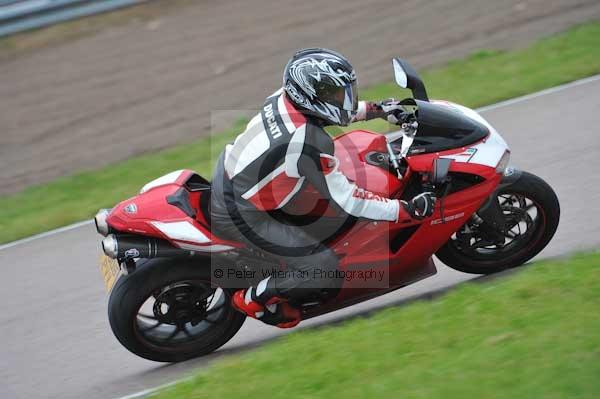 Motorcycle action photographs;Rockingham;Rockingham photographs;Trackday digital images;event digital images;eventdigitalimages;no limits trackday;peter wileman photography;rockingham corby northamptonshire;trackday;trackday photos