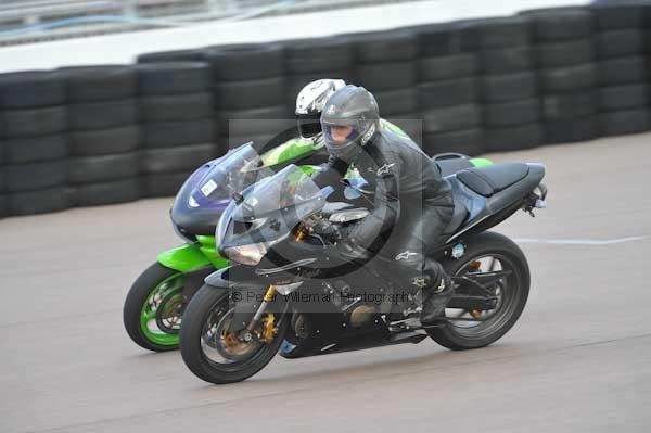 Motorcycle action photographs;Rockingham;Rockingham photographs;Trackday digital images;event digital images;eventdigitalimages;no limits trackday;peter wileman photography;rockingham corby northamptonshire;trackday;trackday photos