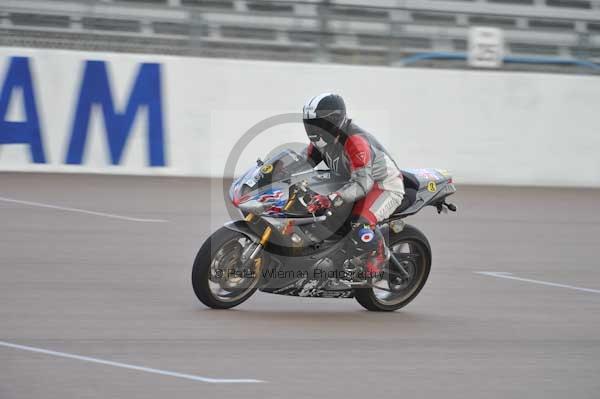 Motorcycle action photographs;Rockingham;Rockingham photographs;Trackday digital images;event digital images;eventdigitalimages;no limits trackday;peter wileman photography;rockingham corby northamptonshire;trackday;trackday photos