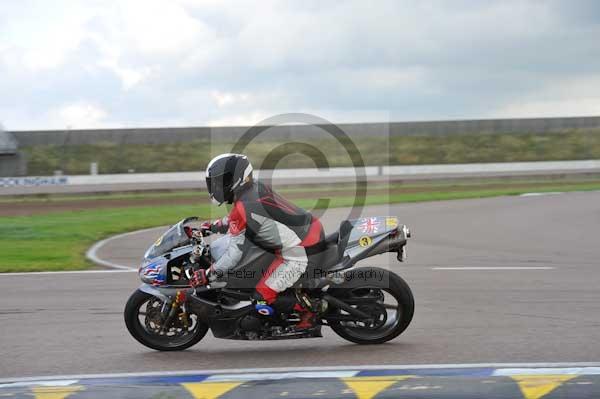 Motorcycle action photographs;Rockingham;Rockingham photographs;Trackday digital images;event digital images;eventdigitalimages;no limits trackday;peter wileman photography;rockingham corby northamptonshire;trackday;trackday photos