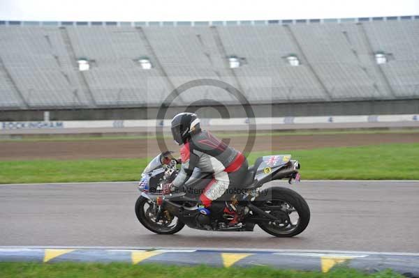 Motorcycle action photographs;Rockingham;Rockingham photographs;Trackday digital images;event digital images;eventdigitalimages;no limits trackday;peter wileman photography;rockingham corby northamptonshire;trackday;trackday photos