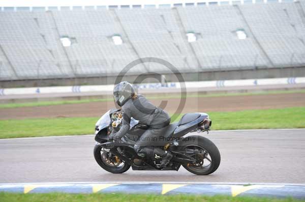 Motorcycle action photographs;Rockingham;Rockingham photographs;Trackday digital images;event digital images;eventdigitalimages;no limits trackday;peter wileman photography;rockingham corby northamptonshire;trackday;trackday photos
