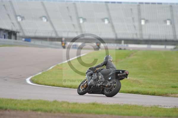 Motorcycle action photographs;Rockingham;Rockingham photographs;Trackday digital images;event digital images;eventdigitalimages;no limits trackday;peter wileman photography;rockingham corby northamptonshire;trackday;trackday photos
