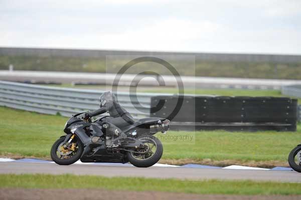 Motorcycle action photographs;Rockingham;Rockingham photographs;Trackday digital images;event digital images;eventdigitalimages;no limits trackday;peter wileman photography;rockingham corby northamptonshire;trackday;trackday photos
