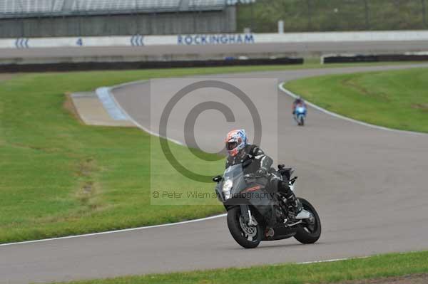 Motorcycle action photographs;Rockingham;Rockingham photographs;Trackday digital images;event digital images;eventdigitalimages;no limits trackday;peter wileman photography;rockingham corby northamptonshire;trackday;trackday photos