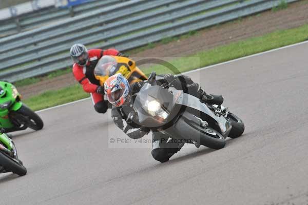 Motorcycle action photographs;Rockingham;Rockingham photographs;Trackday digital images;event digital images;eventdigitalimages;no limits trackday;peter wileman photography;rockingham corby northamptonshire;trackday;trackday photos