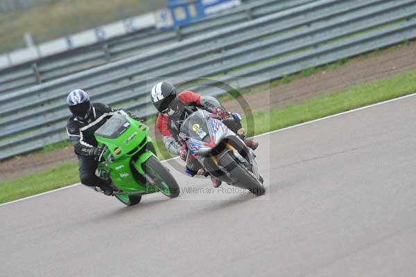 Motorcycle action photographs;Rockingham;Rockingham photographs;Trackday digital images;event digital images;eventdigitalimages;no limits trackday;peter wileman photography;rockingham corby northamptonshire;trackday;trackday photos