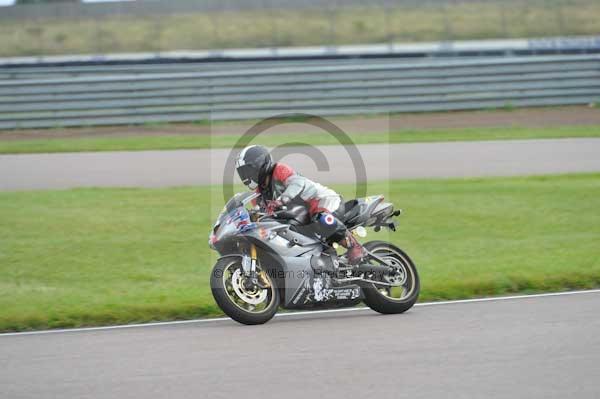 Motorcycle action photographs;Rockingham;Rockingham photographs;Trackday digital images;event digital images;eventdigitalimages;no limits trackday;peter wileman photography;rockingham corby northamptonshire;trackday;trackday photos