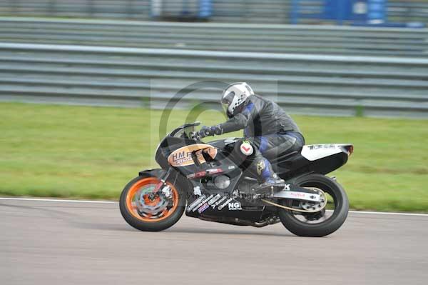 Motorcycle action photographs;Rockingham;Rockingham photographs;Trackday digital images;event digital images;eventdigitalimages;no limits trackday;peter wileman photography;rockingham corby northamptonshire;trackday;trackday photos