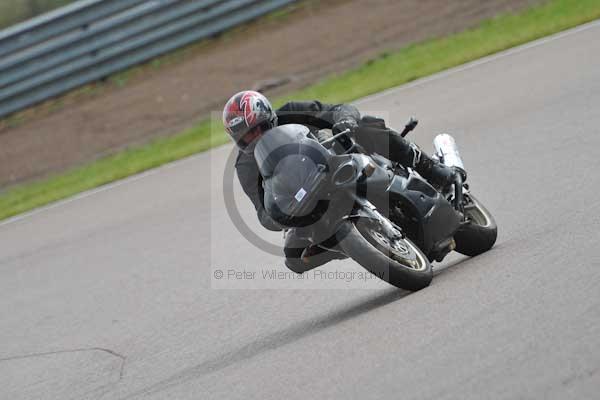Motorcycle action photographs;Rockingham;Rockingham photographs;Trackday digital images;event digital images;eventdigitalimages;no limits trackday;peter wileman photography;rockingham corby northamptonshire;trackday;trackday photos