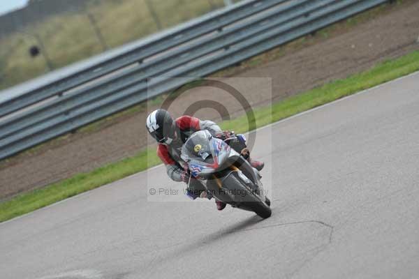 Motorcycle action photographs;Rockingham;Rockingham photographs;Trackday digital images;event digital images;eventdigitalimages;no limits trackday;peter wileman photography;rockingham corby northamptonshire;trackday;trackday photos