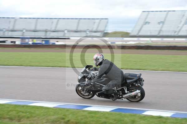 Motorcycle action photographs;Rockingham;Rockingham photographs;Trackday digital images;event digital images;eventdigitalimages;no limits trackday;peter wileman photography;rockingham corby northamptonshire;trackday;trackday photos