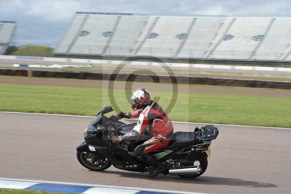 Motorcycle action photographs;Rockingham;Rockingham photographs;Trackday digital images;event digital images;eventdigitalimages;no limits trackday;peter wileman photography;rockingham corby northamptonshire;trackday;trackday photos