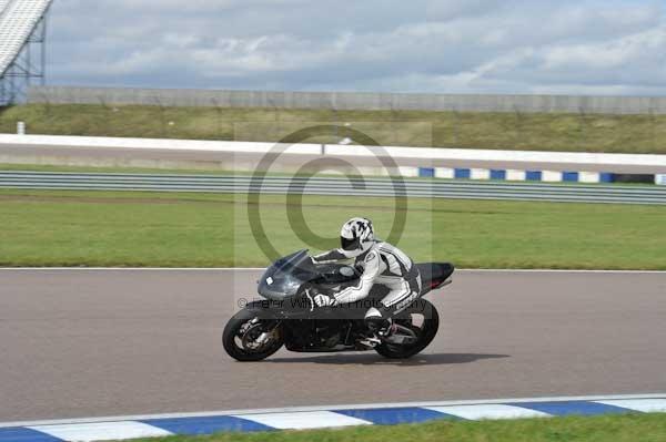 Motorcycle action photographs;Rockingham;Rockingham photographs;Trackday digital images;event digital images;eventdigitalimages;no limits trackday;peter wileman photography;rockingham corby northamptonshire;trackday;trackday photos
