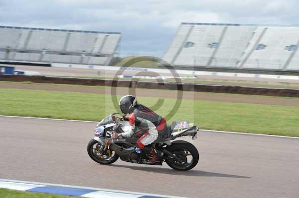 Motorcycle action photographs;Rockingham;Rockingham photographs;Trackday digital images;event digital images;eventdigitalimages;no limits trackday;peter wileman photography;rockingham corby northamptonshire;trackday;trackday photos