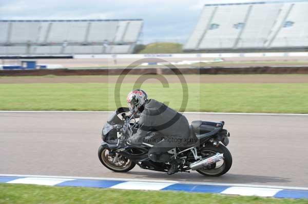 Motorcycle action photographs;Rockingham;Rockingham photographs;Trackday digital images;event digital images;eventdigitalimages;no limits trackday;peter wileman photography;rockingham corby northamptonshire;trackday;trackday photos