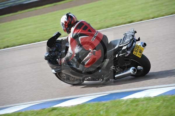 Motorcycle action photographs;Rockingham;Rockingham photographs;Trackday digital images;event digital images;eventdigitalimages;no limits trackday;peter wileman photography;rockingham corby northamptonshire;trackday;trackday photos