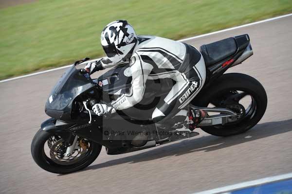 Motorcycle action photographs;Rockingham;Rockingham photographs;Trackday digital images;event digital images;eventdigitalimages;no limits trackday;peter wileman photography;rockingham corby northamptonshire;trackday;trackday photos