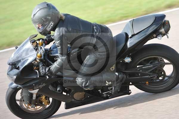 Motorcycle action photographs;Rockingham;Rockingham photographs;Trackday digital images;event digital images;eventdigitalimages;no limits trackday;peter wileman photography;rockingham corby northamptonshire;trackday;trackday photos