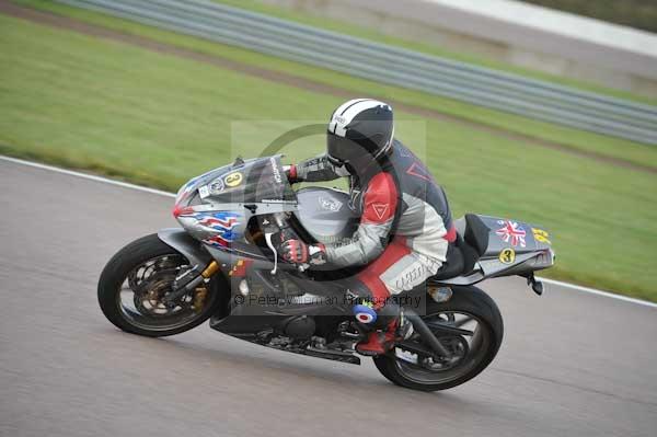 Motorcycle action photographs;Rockingham;Rockingham photographs;Trackday digital images;event digital images;eventdigitalimages;no limits trackday;peter wileman photography;rockingham corby northamptonshire;trackday;trackday photos