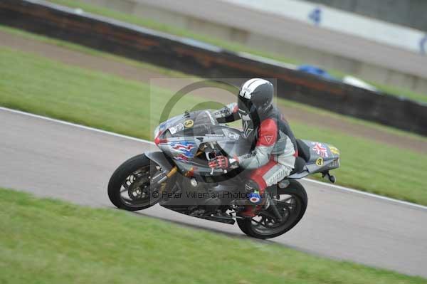 Motorcycle action photographs;Rockingham;Rockingham photographs;Trackday digital images;event digital images;eventdigitalimages;no limits trackday;peter wileman photography;rockingham corby northamptonshire;trackday;trackday photos
