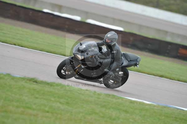 Motorcycle action photographs;Rockingham;Rockingham photographs;Trackday digital images;event digital images;eventdigitalimages;no limits trackday;peter wileman photography;rockingham corby northamptonshire;trackday;trackday photos