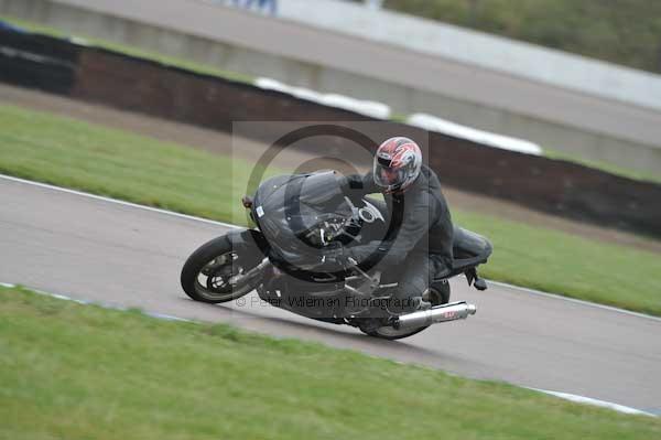Motorcycle action photographs;Rockingham;Rockingham photographs;Trackday digital images;event digital images;eventdigitalimages;no limits trackday;peter wileman photography;rockingham corby northamptonshire;trackday;trackday photos