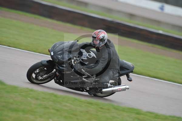 Motorcycle action photographs;Rockingham;Rockingham photographs;Trackday digital images;event digital images;eventdigitalimages;no limits trackday;peter wileman photography;rockingham corby northamptonshire;trackday;trackday photos