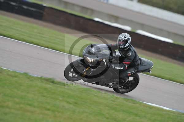 Motorcycle action photographs;Rockingham;Rockingham photographs;Trackday digital images;event digital images;eventdigitalimages;no limits trackday;peter wileman photography;rockingham corby northamptonshire;trackday;trackday photos
