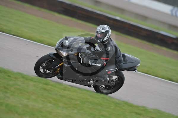 Motorcycle action photographs;Rockingham;Rockingham photographs;Trackday digital images;event digital images;eventdigitalimages;no limits trackday;peter wileman photography;rockingham corby northamptonshire;trackday;trackday photos