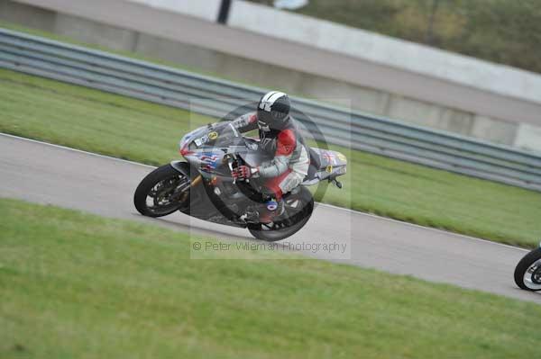 Motorcycle action photographs;Rockingham;Rockingham photographs;Trackday digital images;event digital images;eventdigitalimages;no limits trackday;peter wileman photography;rockingham corby northamptonshire;trackday;trackday photos