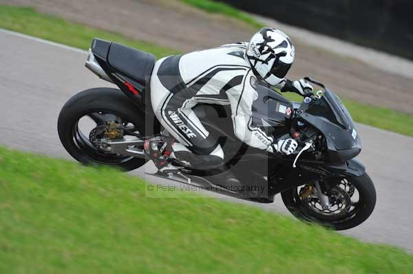 Motorcycle action photographs;Rockingham;Rockingham photographs;Trackday digital images;event digital images;eventdigitalimages;no limits trackday;peter wileman photography;rockingham corby northamptonshire;trackday;trackday photos