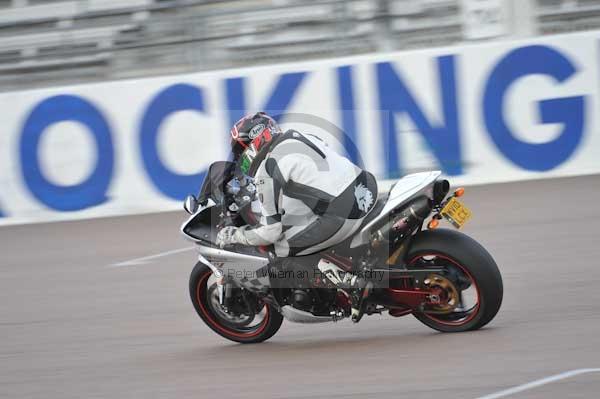 Motorcycle action photographs;Rockingham;Rockingham photographs;Trackday digital images;event digital images;eventdigitalimages;no limits trackday;peter wileman photography;rockingham corby northamptonshire;trackday;trackday photos