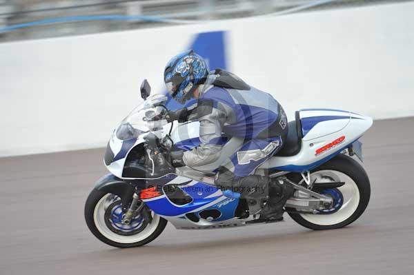 Motorcycle action photographs;Rockingham;Rockingham photographs;Trackday digital images;event digital images;eventdigitalimages;no limits trackday;peter wileman photography;rockingham corby northamptonshire;trackday;trackday photos